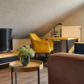Lägenhet att hyra för 750 € i månaden i Dänischenhagen, Nöhrenkoppel