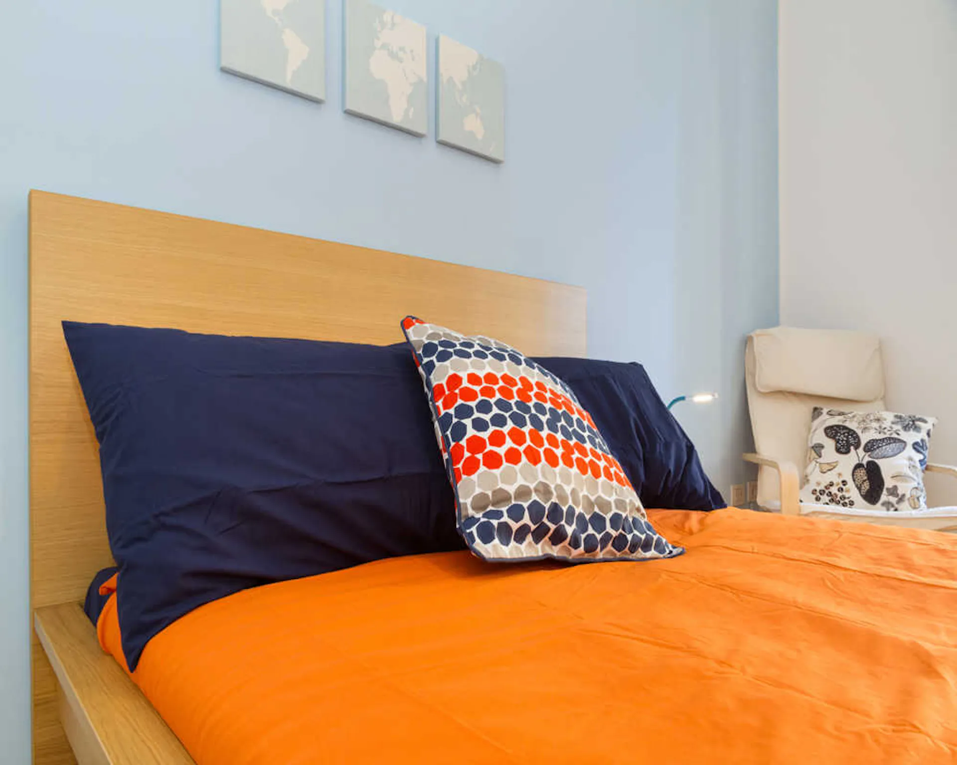 Via Larga, Milan preview