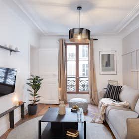 Apartment for rent for €2,649 per month in Paris, Place Jussieu