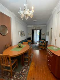 Appartement te huur voor € 600 per maand in Thessaloníki, Gladstonos
