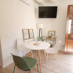 Private room for rent for €910 per month in Barcelona, Carrer de Santa Madrona