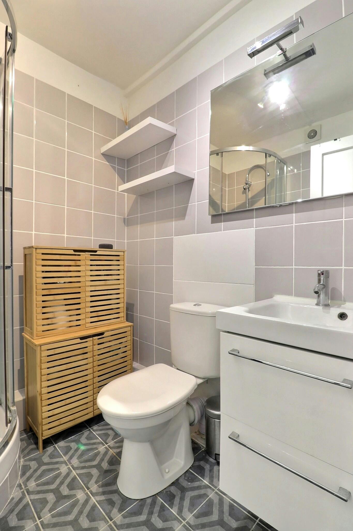 1-Bedroom Apartment in Avenue Claude Vellefaux, Paris (1475822) room image 10