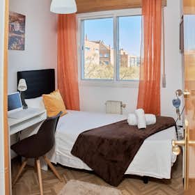 Private room for rent for €520 per month in Madrid, Calle de la Generosidad