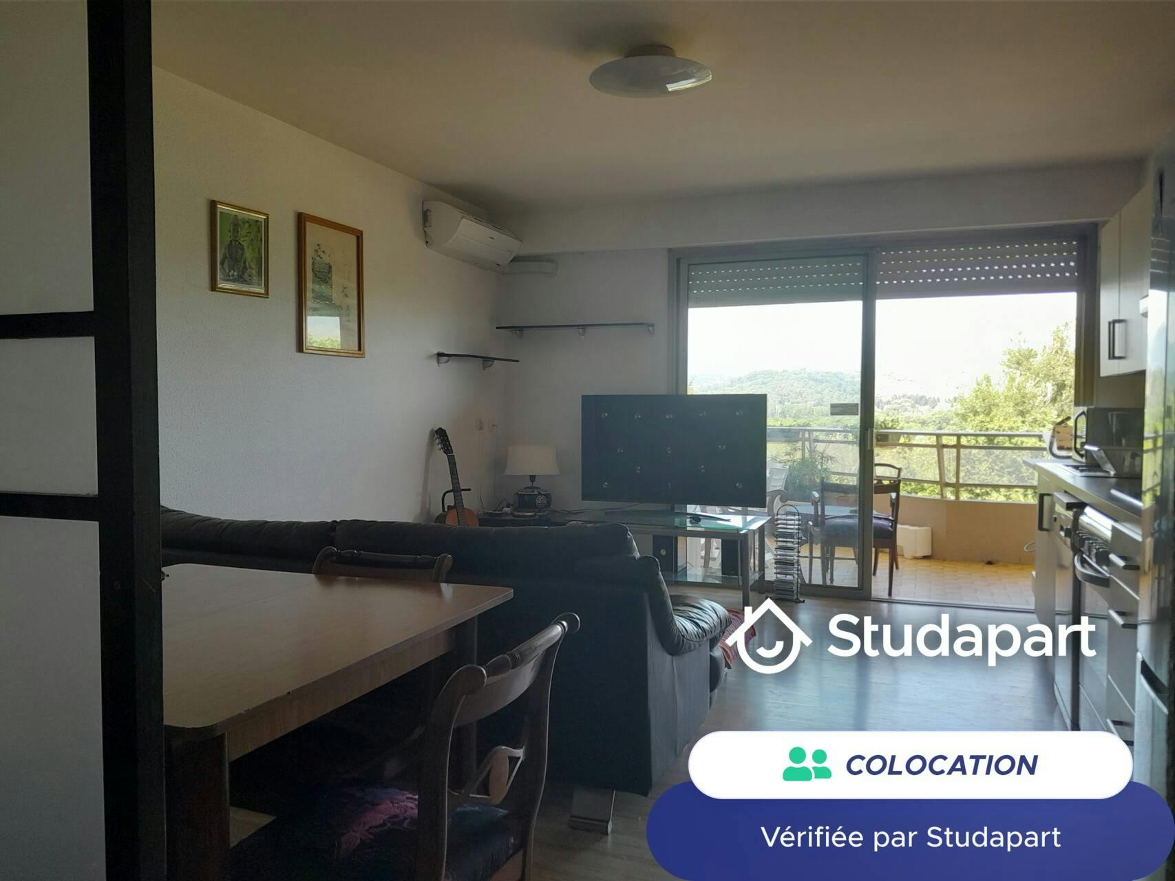 Private room for rent for €560 per month in Antibes, Chemin des Hautes Bréguières