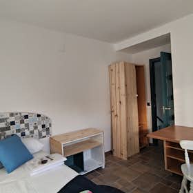 Private room for rent for €510 per month in Griñón, Paseo Salle