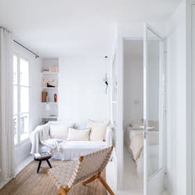 Studio for rent for €1,270 per month in Paris, Rue de Belzunce