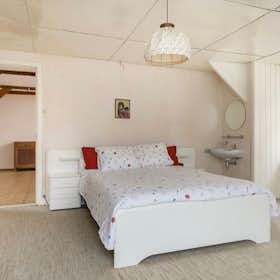 Habitación privada en alquiler por 1000 € al mes en Franeker, Noord