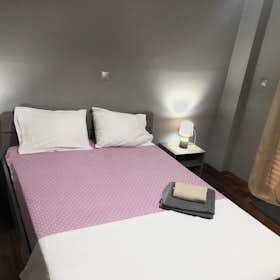 Отдельная комната сдается в аренду за 1 290 € в месяц в Arkalochóri, Kondylaki