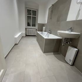 Apartment for rent for €1,250 per month in Berlin, Beusselstraße