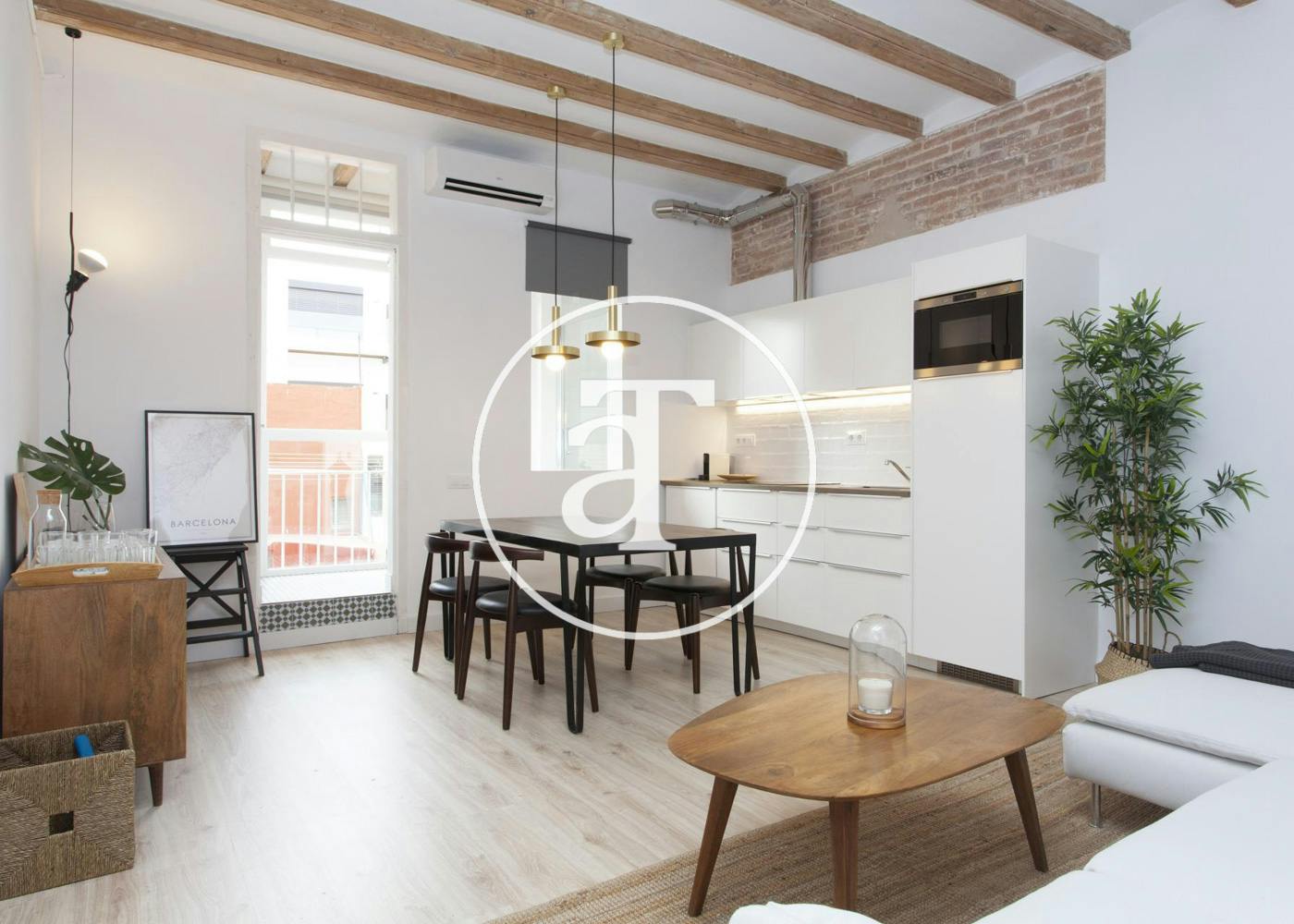 Apartment for rent for €1,200 per month in Barcelona, Carrer de la Llibertat
