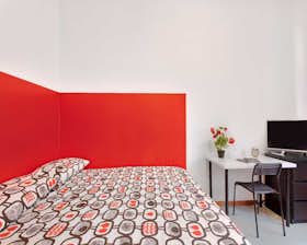 Private room for rent for €840 per month in Milan, Via Jacopo della Quercia