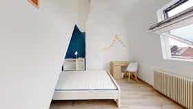 Privé kamer te huur voor € 395 per maand in Roubaix, Place du Travail