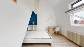 Pokój prywatny do wynajęcia za 395 € miesięcznie w mieście Roubaix, Place du Travail