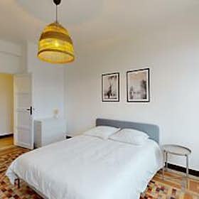 Отдельная комната сдается в аренду за 450 € в месяц в Toulon, Avenue du 15ème Corps