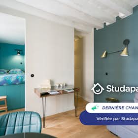 Apartment for rent for €1,770 per month in Paris, Rue Lacépède