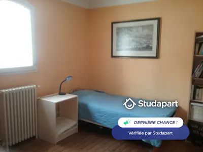 Private room for rent on Rue Philibert de La Mare, Dijon