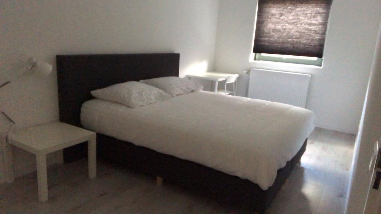 WG-Zimmer zu mieten für 1.250 € pro Monat in Amsterdam, Klaroenstraat