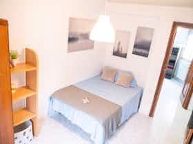 Privé kamer te huur voor € 410 per maand in Alcalá de Henares, Calle Ferrocarril