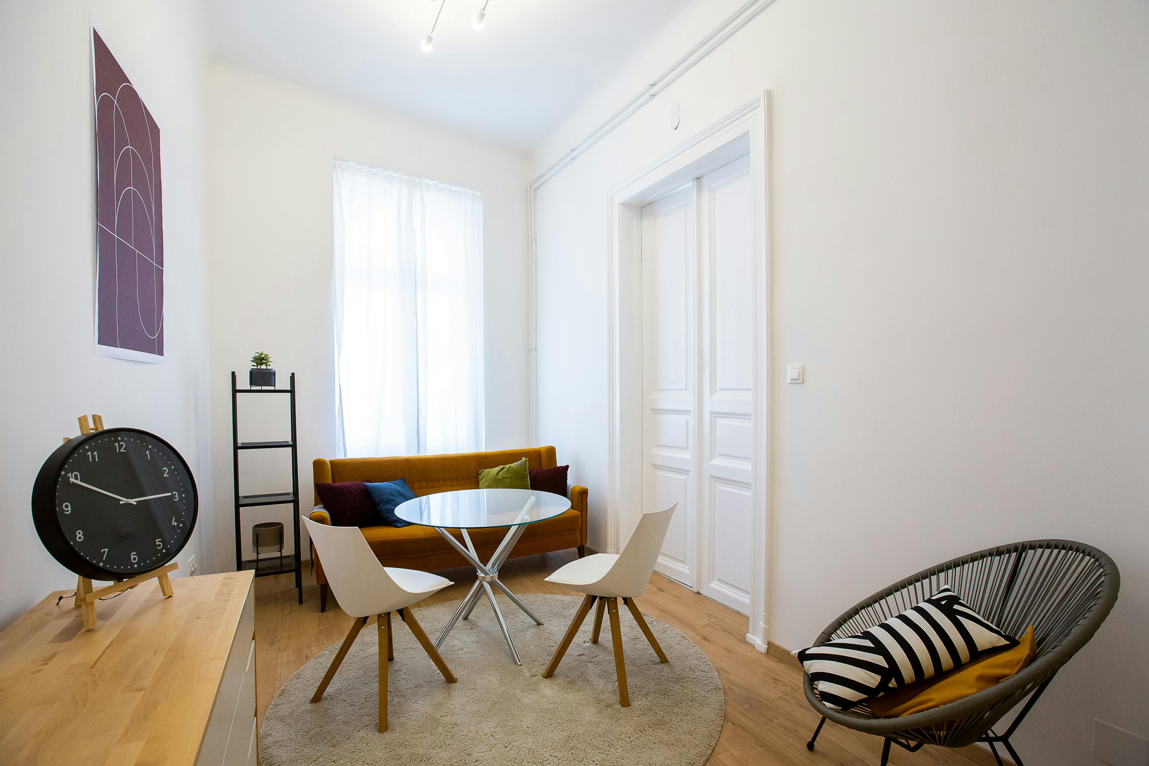 Tavaszmező utca, Budapest preview