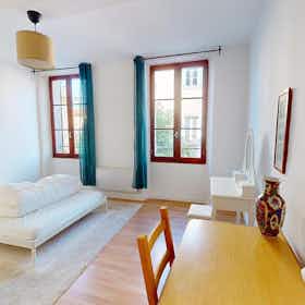 Отдельная комната сдается в аренду за 420 € в месяц в Toulon, Rue Michel de Bourges