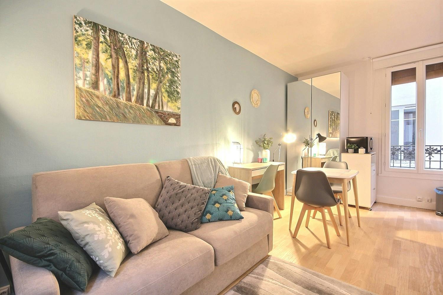 Studio à louer pour 1 210 €/mois à Paris, Rue Saint-Yves