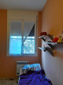 私人房间 正在以 €400 的月租出租，其位于 Faenza, Via Calligherie