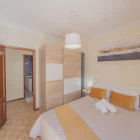 Private room for rent for €590 per month in Porto, Rua de Aires de Ornelas
