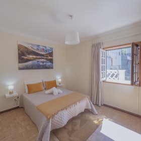 Private room for rent for €590 per month in Porto, Rua de Aires de Ornelas