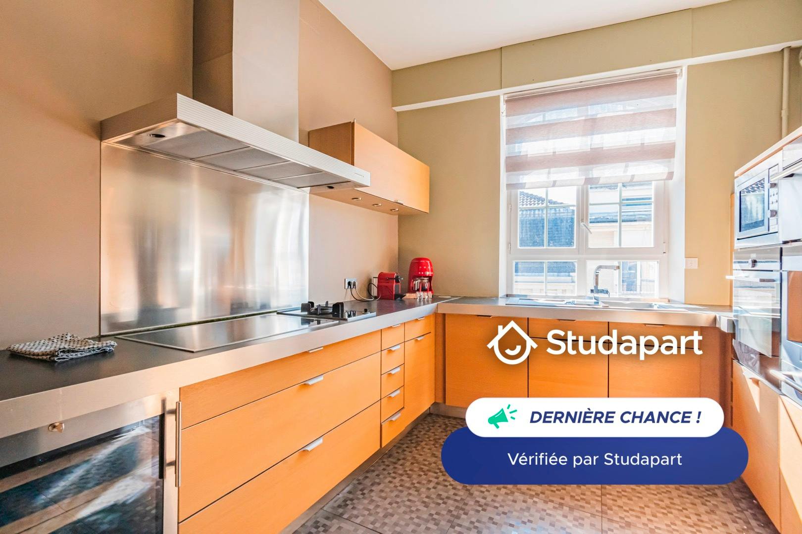 Apartment for rent for €1,690 per month in Reims, Rue Camille Lenoir