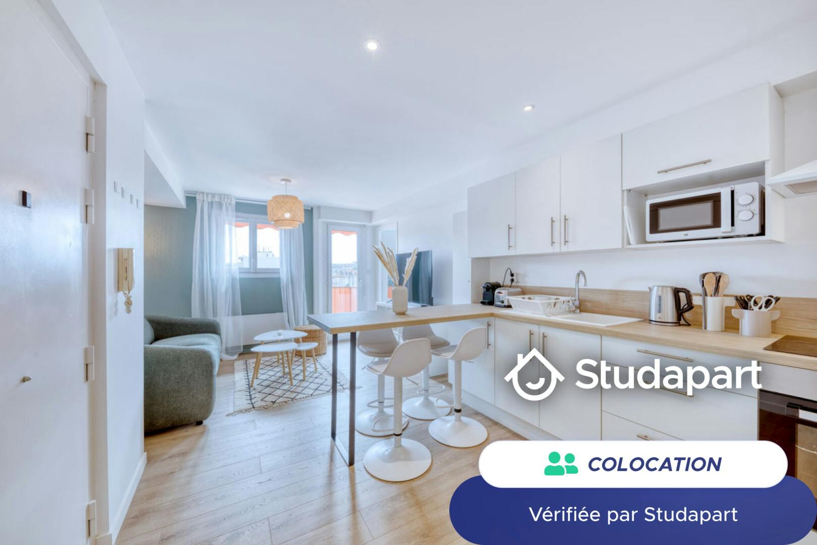 Privat rum att hyra för 595 € i månaden i Cannes, Rue du Docteur Baloux