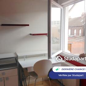 Apartment for rent for €390 per month in Valenciennes, Rue du Général Chéré