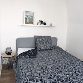 私人房间 正在以 €525 的月租出租，其位于 Roubaix, Rue de Saint-Quentin