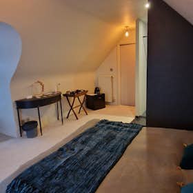 Chambre privée for rent for 800 € per month in Beveren, Laurierstraat