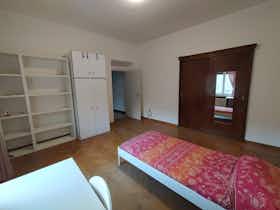 Privé kamer te huur voor € 445 per maand in Trento, Via Regina Pacis