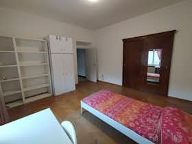 Pokój prywatny do wynajęcia za 445 € miesięcznie w mieście Trento, Via Regina Pacis