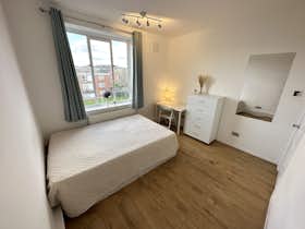 Отдельная комната сдается в аренду за 948 £ в месяц в London, Iron Mill Road