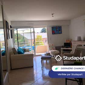 Apartment for rent for €980 per month in La Baule-Escoublac, Avenue du Bois d'Amour