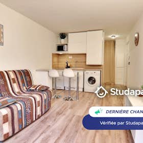 Apartamento for rent for 800 € per month in Nice, Avenue Louis Cappatti