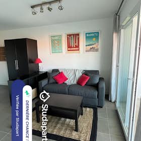 Apartment for rent for €580 per month in Saint-Jean-de-Luz, Chemin Duhartia