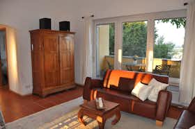 Appartement te huur voor € 2.100 per maand in Remseck am Neckar, New-York-Ring
