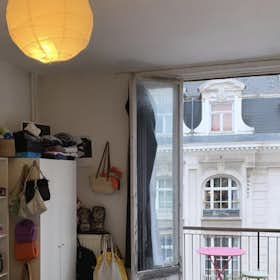 Privat rum att hyra för 545 € i månaden i Brussels, Lombardstraat