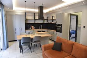 Appartamento in affitto a 1.500 € al mese a Agios Dimitrios, Anagnostara
