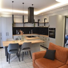 Apartment for rent for €1,300 per month in Agios Dimitrios, Anagnostara