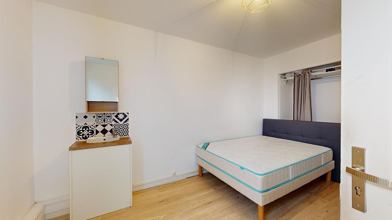 Private room for rent on Boulevard de la Grande Delle, Hérouville-Saint-Clair