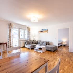 Apartment for rent for €1,890 per month in Berlin, Hochstraße