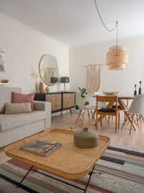 Apartment for rent for €2,450 per month in Oeiras, Rua de Ceuta