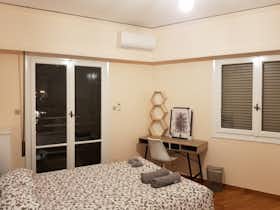 Habitación privada en alquiler por 360 € al mes en Athens, Leoforos Alexandras