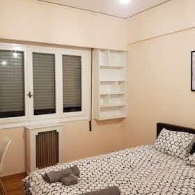 Habitación privada en alquiler por 360 € al mes en Athens, Leoforos Alexandras