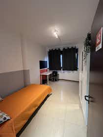 Отдельная комната сдается в аренду за 450 € в месяц в Trento, Via del Brennero