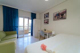 Спільна кімната за оренду для 450 EUR на місяць у Sevilla, Calle Diego Puerta